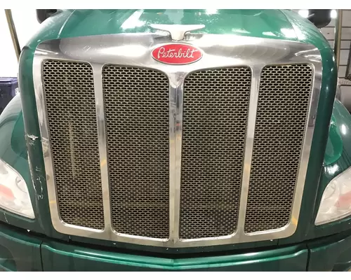 Peterbilt 579 Grille