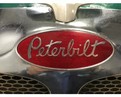 Peterbilt 579 Grille