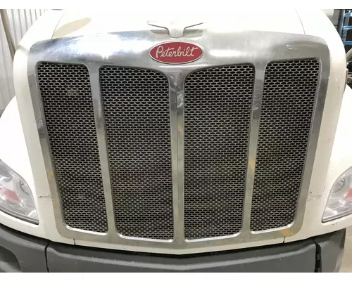 Peterbilt 579 Grille