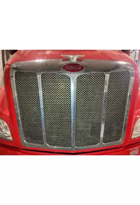 Peterbilt 579 Grille