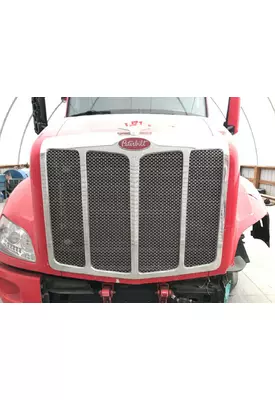 Peterbilt 579 Grille