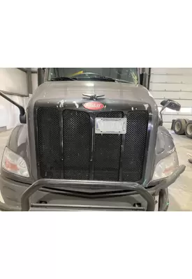 Peterbilt 579 Grille