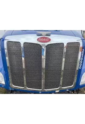 Peterbilt 579 Grille