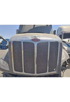 Peterbilt 579 Grille
