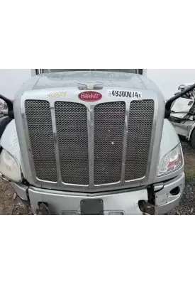 Peterbilt 579 Grille