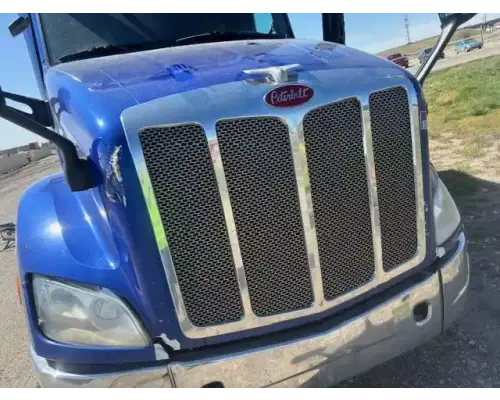 Grille Peterbilt 579 Holst Truck Parts
