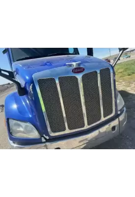 Peterbilt 579 Grille