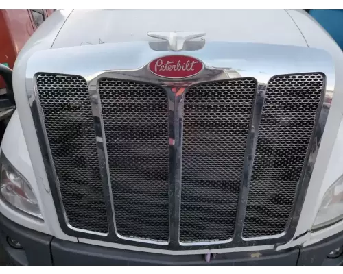 Peterbilt 579 Grille