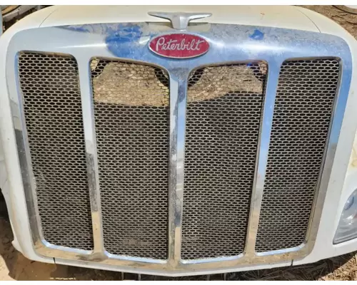 Peterbilt 579 Grille