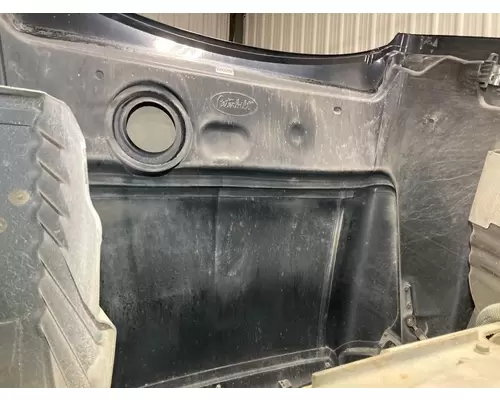 Peterbilt 579 Hood Hinge