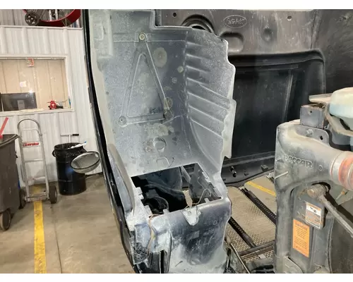 Peterbilt 579 Hood Hinge