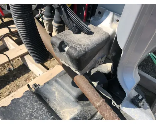 Peterbilt 579 Hood Rest