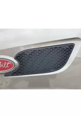 Peterbilt 579 Hood Side Vent