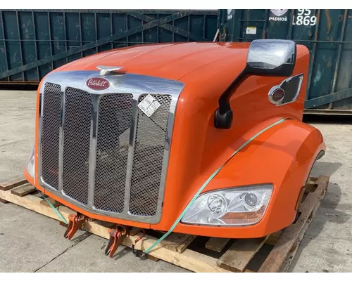 Hood PETERBILT 579 Frontier Truck Parts