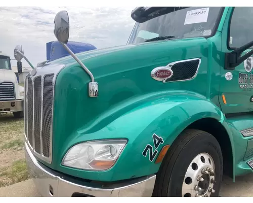 Peterbilt 579 Hood