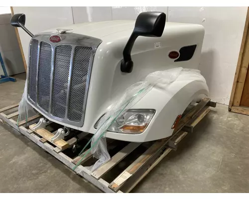 Peterbilt 579 Hood