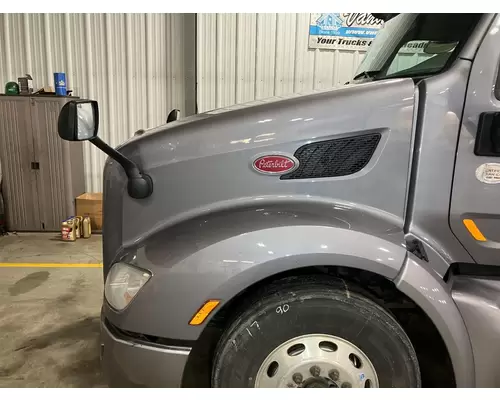 Peterbilt 579 Hood