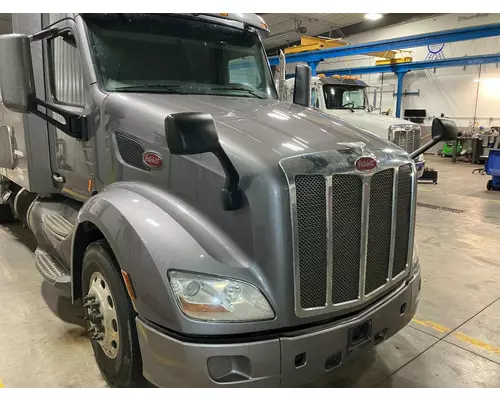 Peterbilt 579 Hood