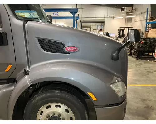 Peterbilt 579 Hood