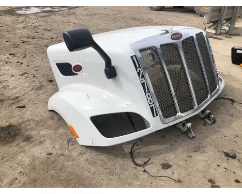 Peterbilt 579 Hood