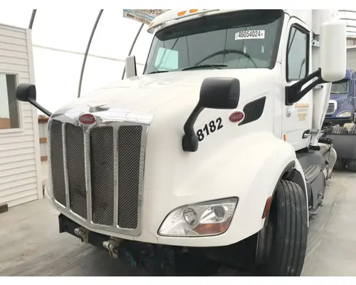 Peterbilt 579 Hood