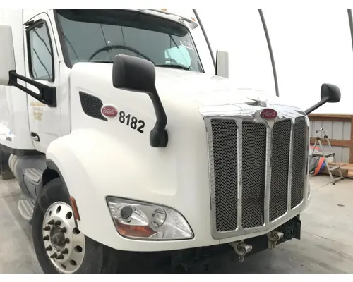 Peterbilt 579 Hood