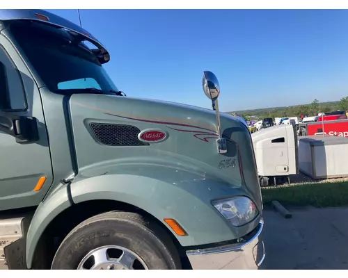 Peterbilt 579 Hood