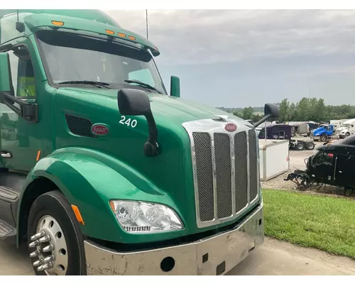 Peterbilt 579 Hood