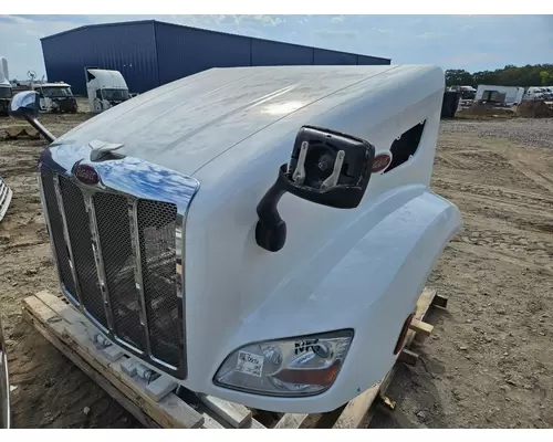 Peterbilt 579 Hood