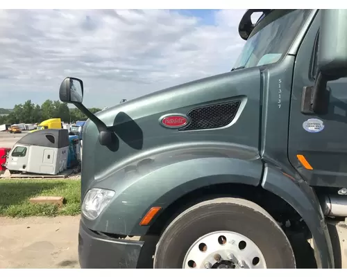 Peterbilt 579 Hood