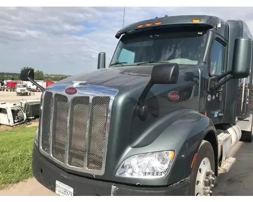 Peterbilt 579 Hood