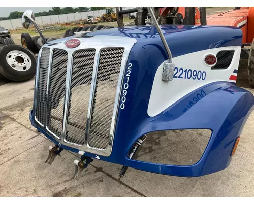 Peterbilt 579 Hood