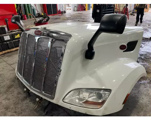 Peterbilt 579 Hood