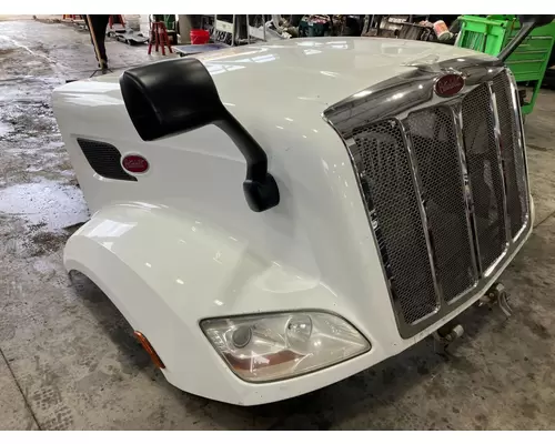 Peterbilt 579 Hood