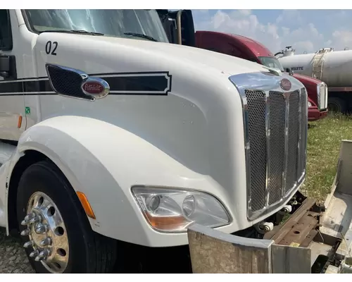 Peterbilt 579 Hood