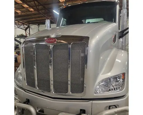 Hood PETERBILT 579 High Mountain Horsepower