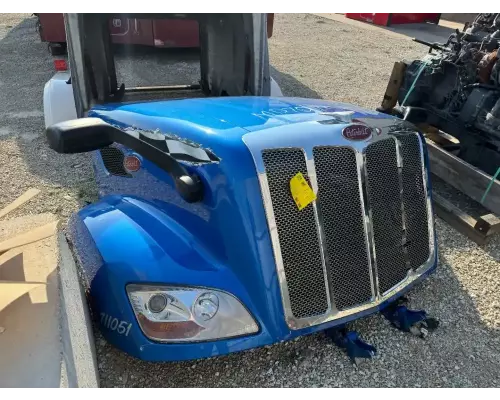 Peterbilt 579 Hood