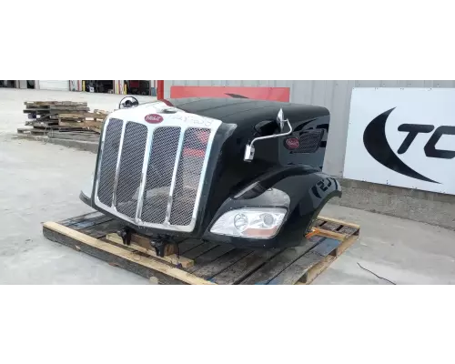 Peterbilt 579 Hood