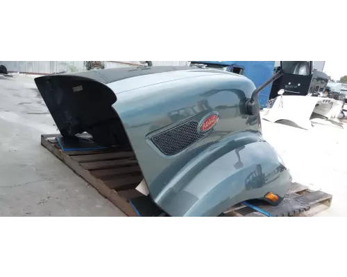 Peterbilt 579 Hood