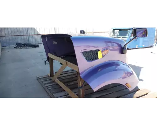 Peterbilt 579 Hood