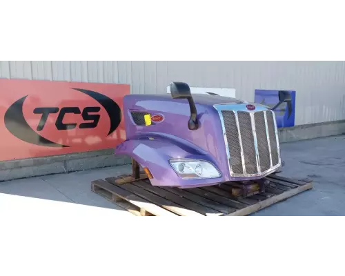 Peterbilt 579 Hood