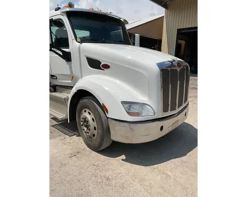 Hood PETERBILT 579 Dutchers Inc   Heavy Truck Div  Ny