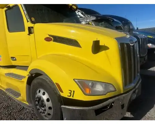 Peterbilt 579 Hood