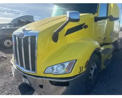 Peterbilt 579 Hood