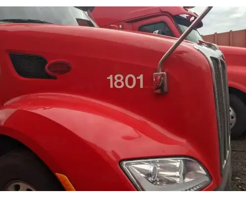 Peterbilt 579 Hood