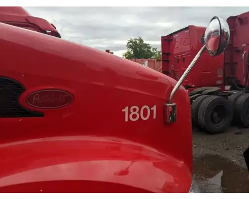 Peterbilt 579 Hood