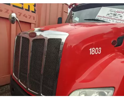 Peterbilt 579 Hood