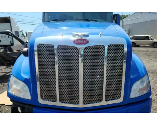 Peterbilt 579 Hood