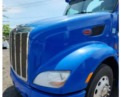 Peterbilt 579 Hood