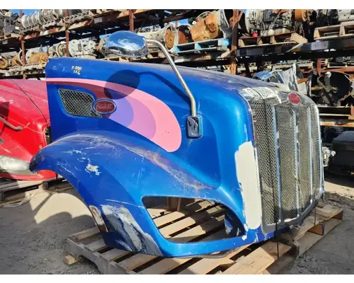 Peterbilt 579 Hood